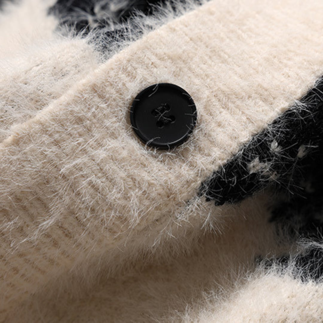 Shaggy knit paint-like cardigan C034