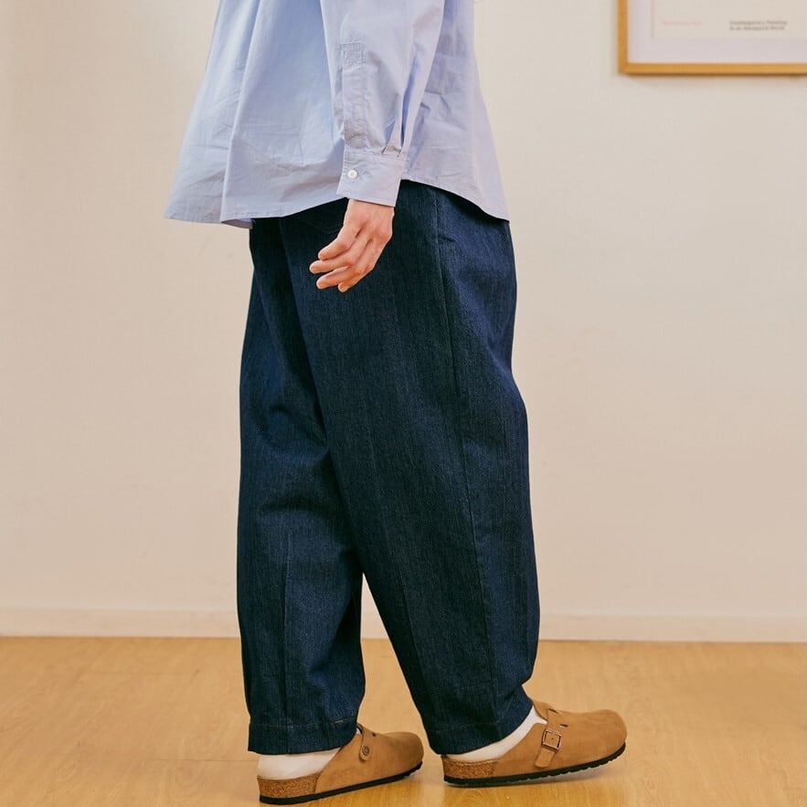 Drape tuck wide denim pants B326
