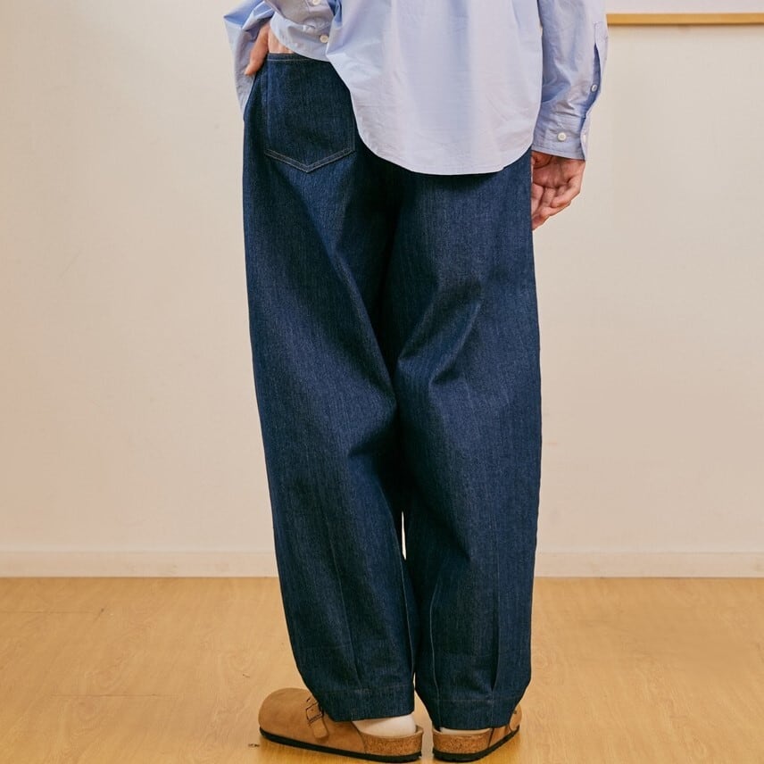 Drape tuck wide denim pants B326
