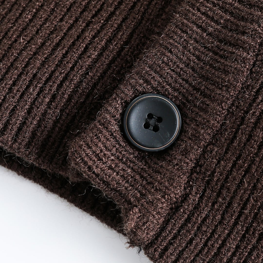 Cable knit crew cardigan B921