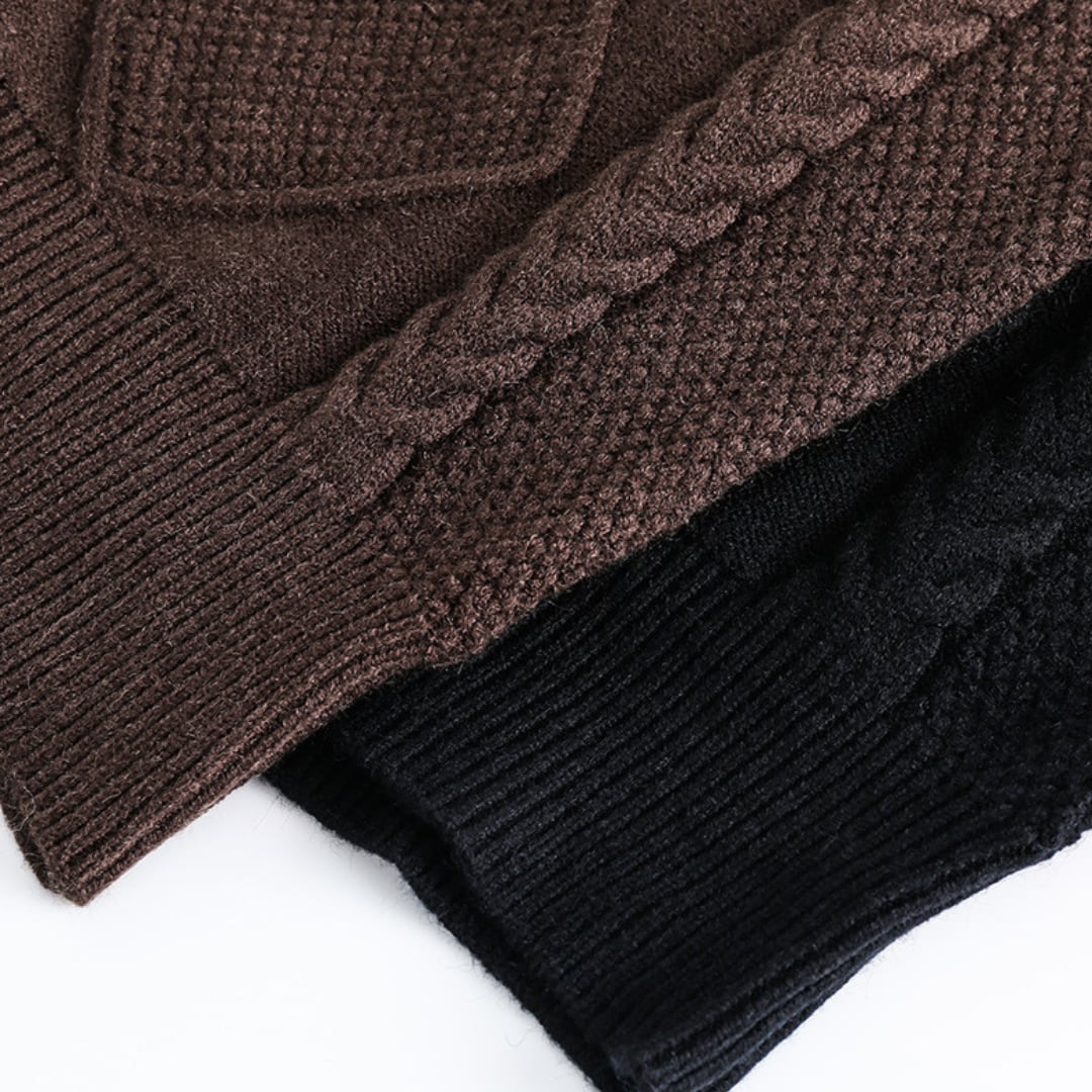 Cable knit crew cardigan B921