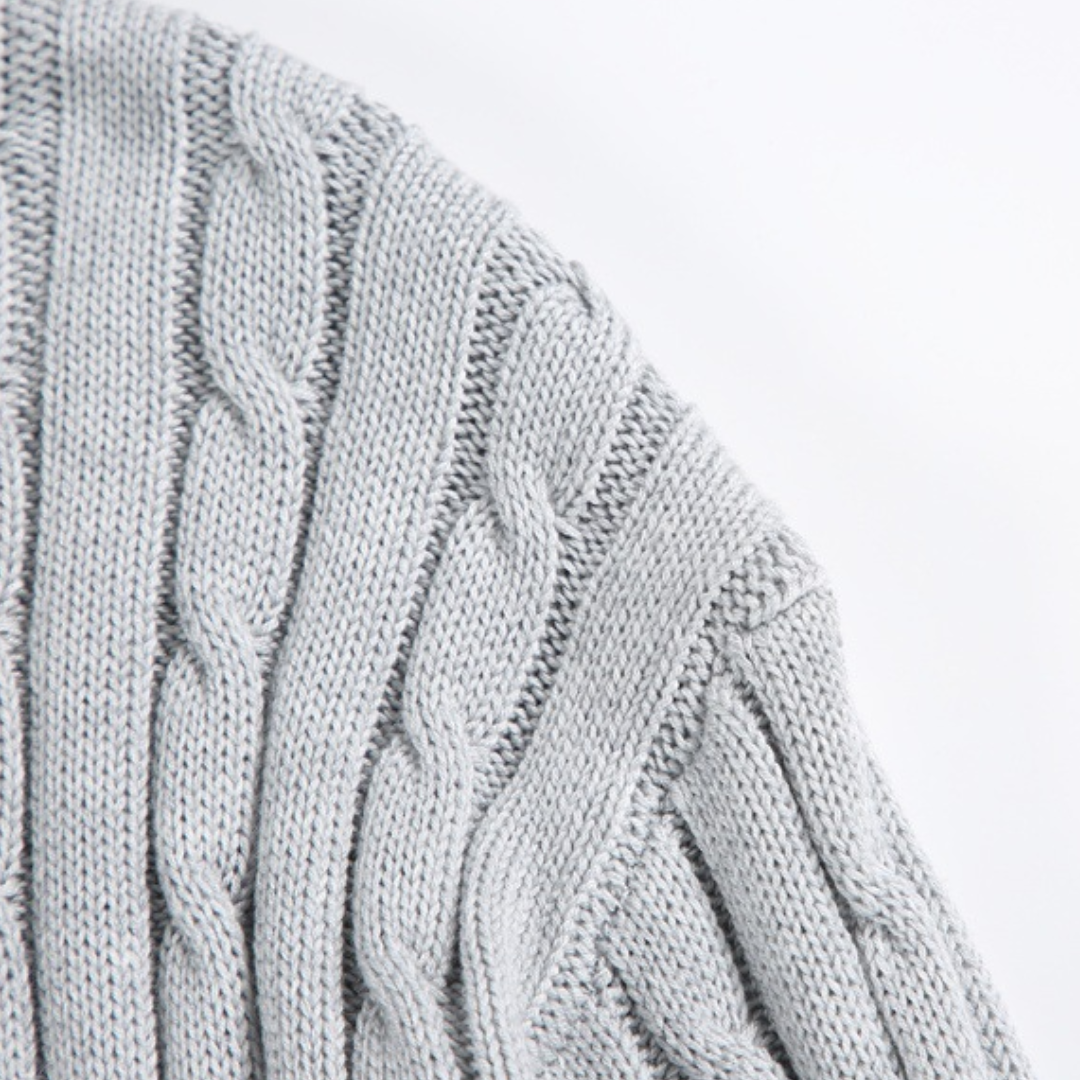 ケーブル編み　クルーネック　ニット　N1031