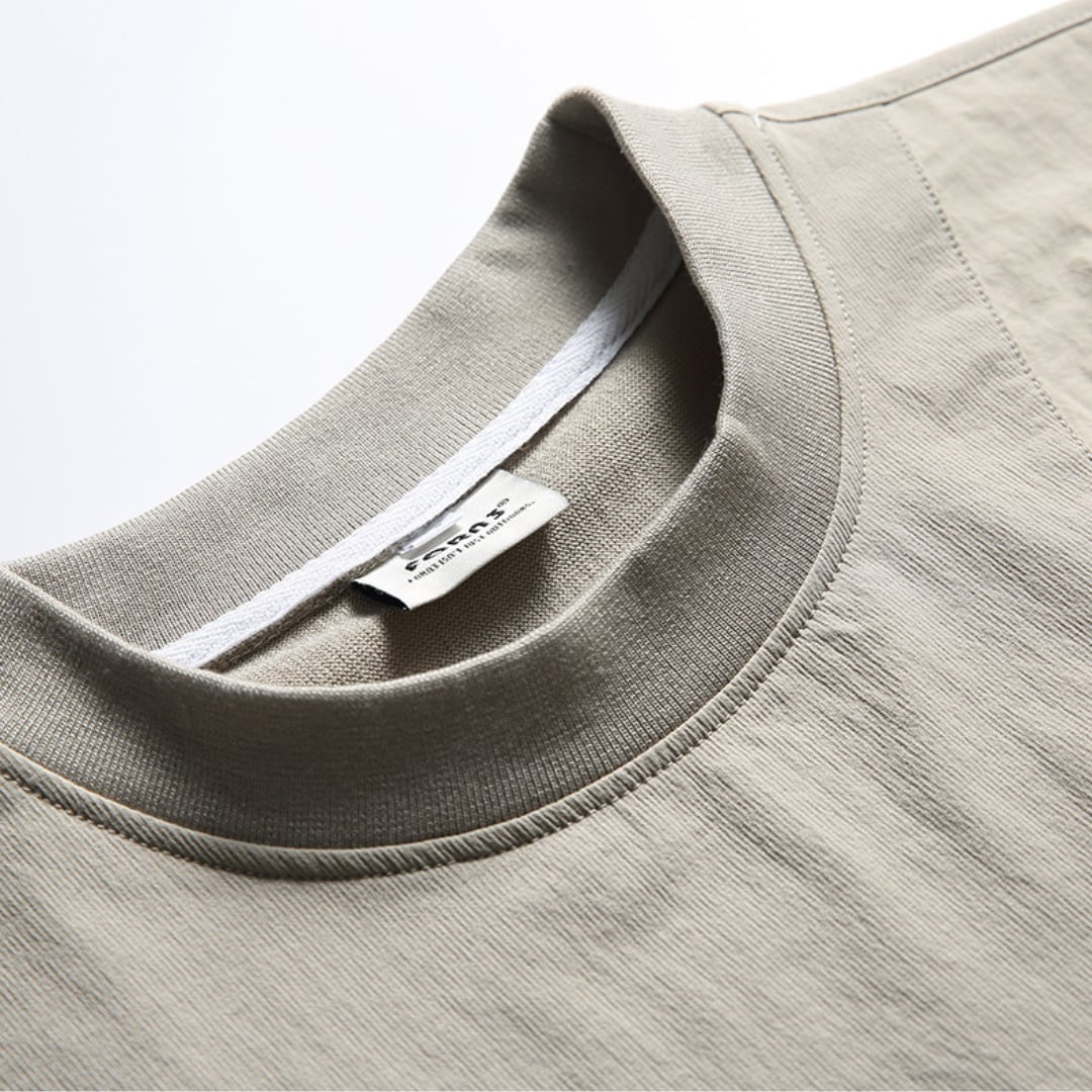Gathered pocket nylon pullover B907