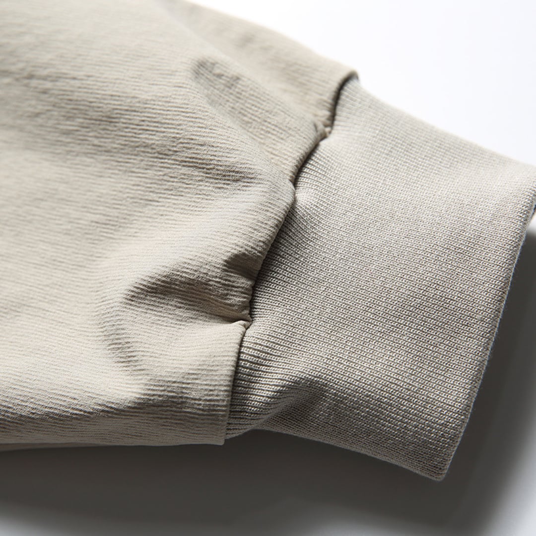 Gathered pocket nylon pullover B907