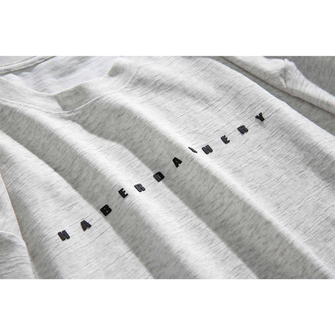 ×（B品の可能性たかいので見送り）立体ロゴ　クルーネック　カジュアルTシャツ　N1418