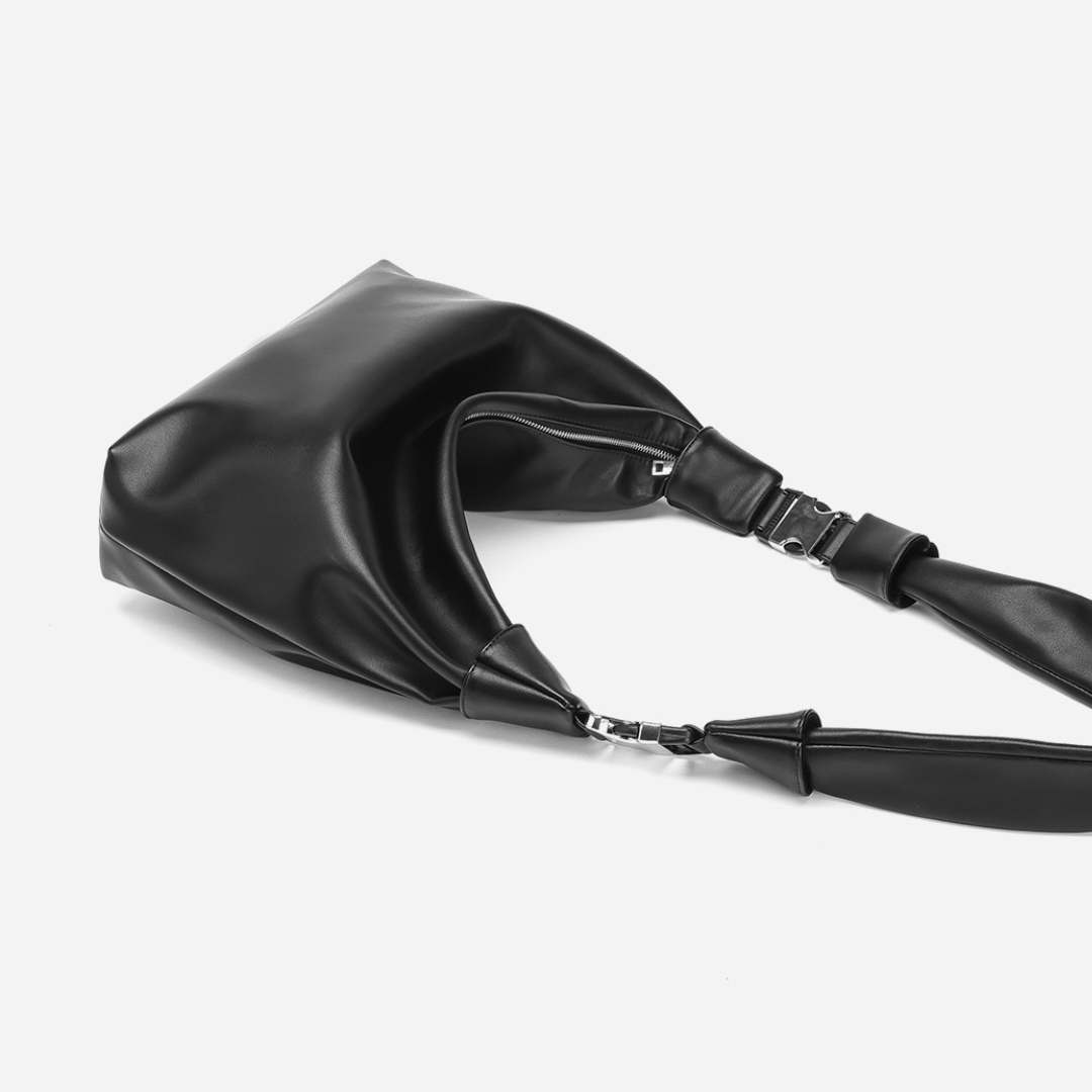 PUレザー　メタルストラップ　ショルダーバッグ　N1200