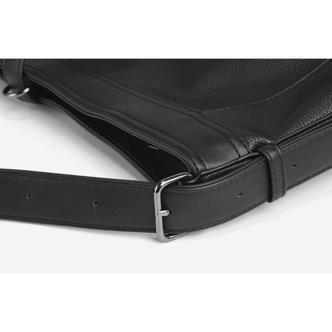 PUレザー　ラインストラップ　ショルダーバッグ　N1150