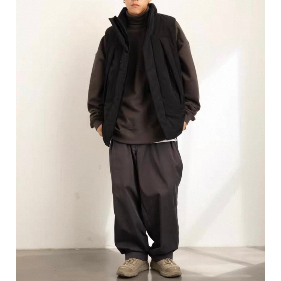 ソロナ　パテッドスタンドカラー　ベスト　N928