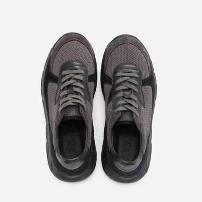 ボリュームソール　ダークトーン　スニーカー　N1136