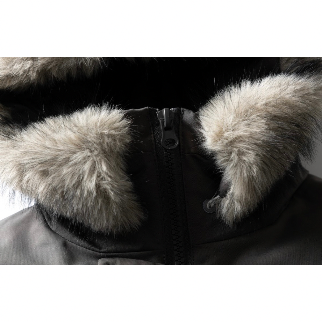 ホワイトダックダウン　ファー付きフードジャケット　N885