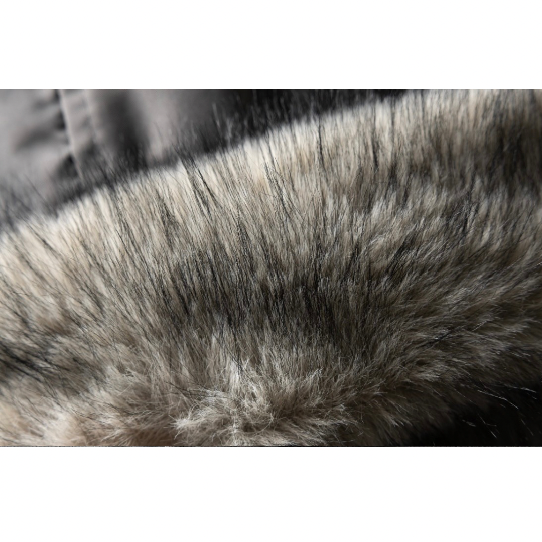 ホワイトダックダウン　ファー付きフードジャケット　N885